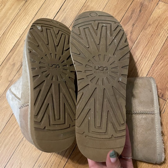 Sand Uggs - Picture 5 of 8